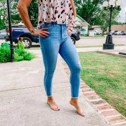 Turquoise Door Tomball HIGH RISE FRAYED HEM SKINNY Bottoms