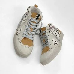 Turquoise Door Tomball PAULINA SNEAKER-BLACK AND WHITE